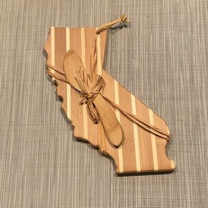 ☀️ California Shaped Bamboo Wooden Serving Board with Spreader ☀️